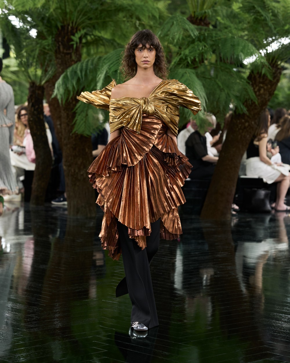 Dior explora el puente entre escultura y Alta Costura