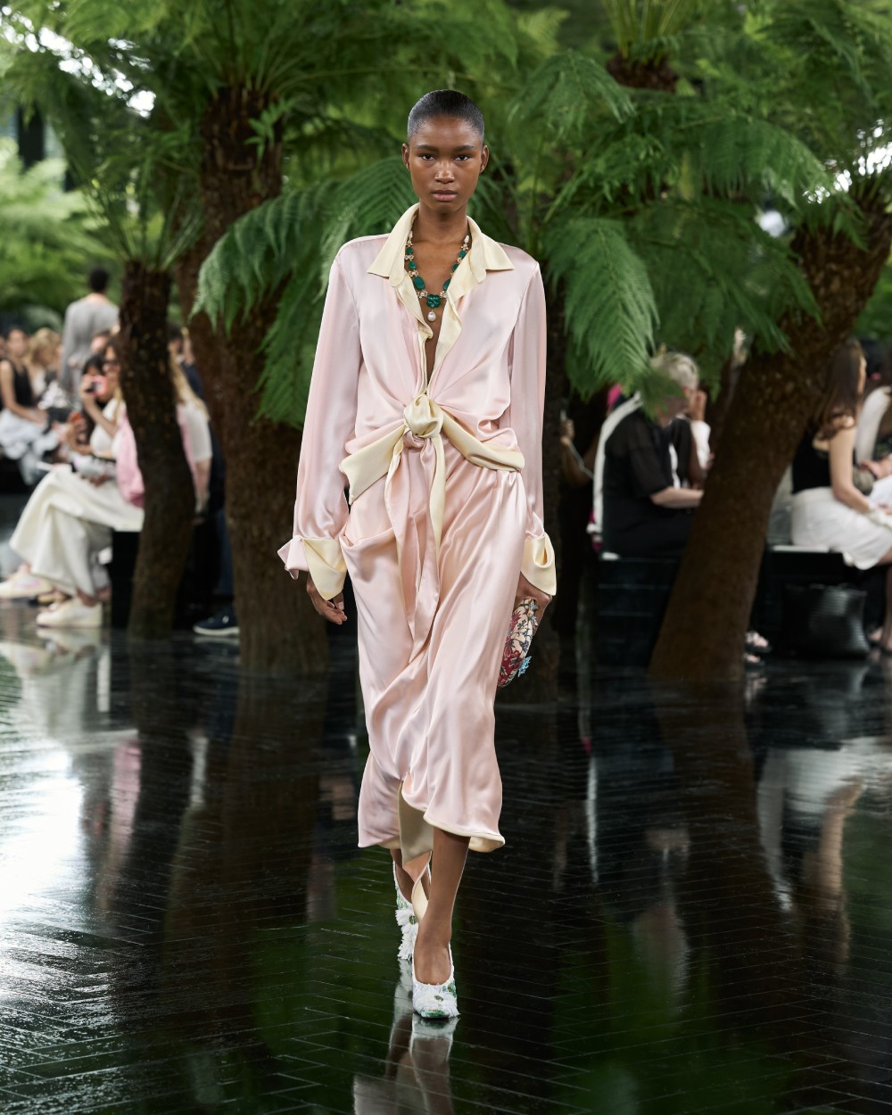 Dior explora el puente entre escultura y Alta Costura