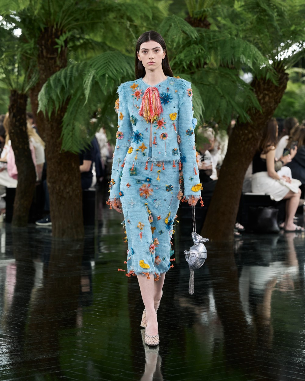 Dior explora el puente entre escultura y Alta Costura