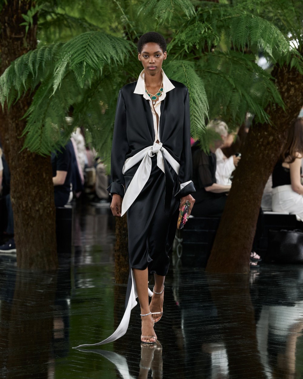 Dior explora el puente entre escultura y Alta Costura