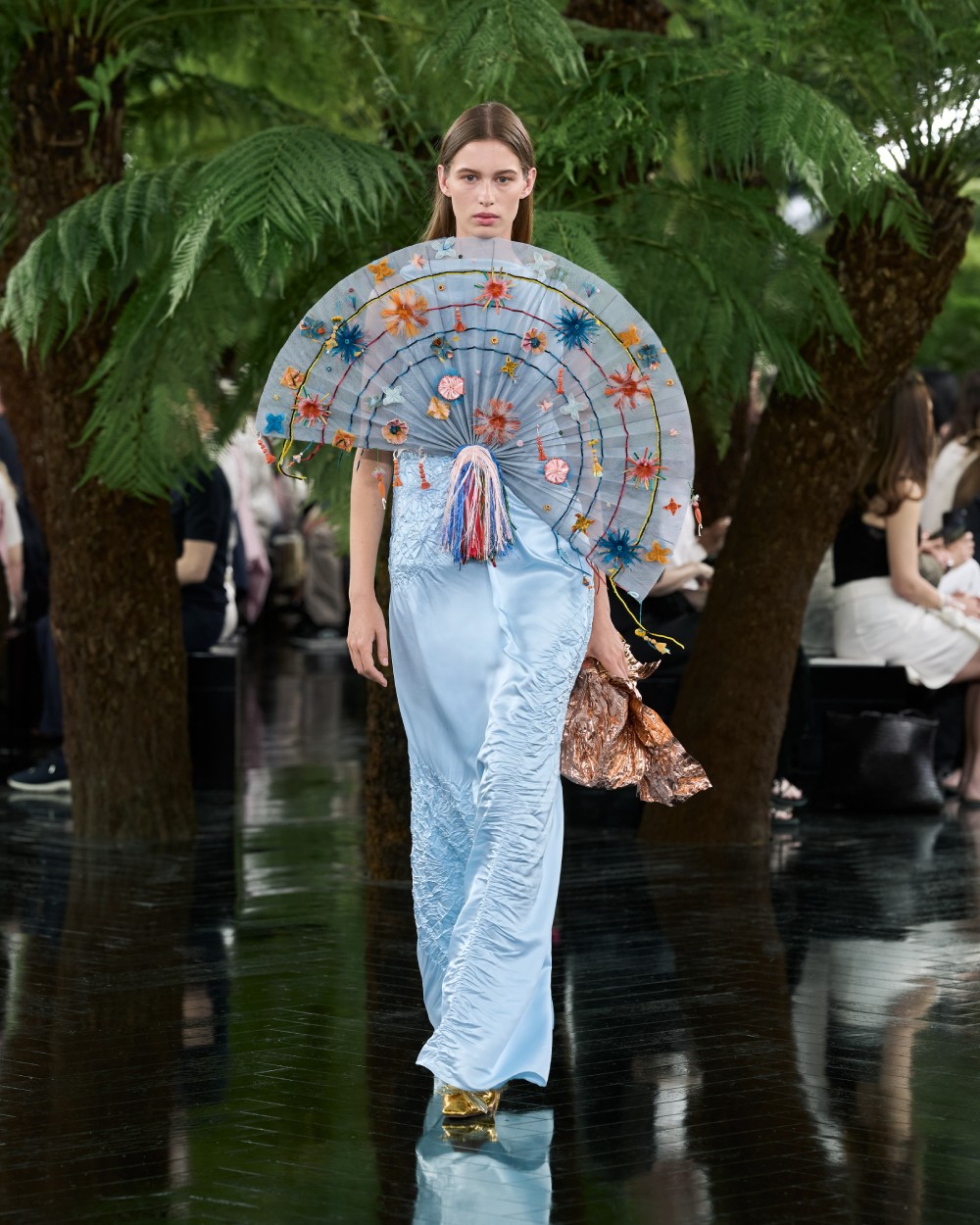 Dior explora el puente entre escultura y Alta Costura