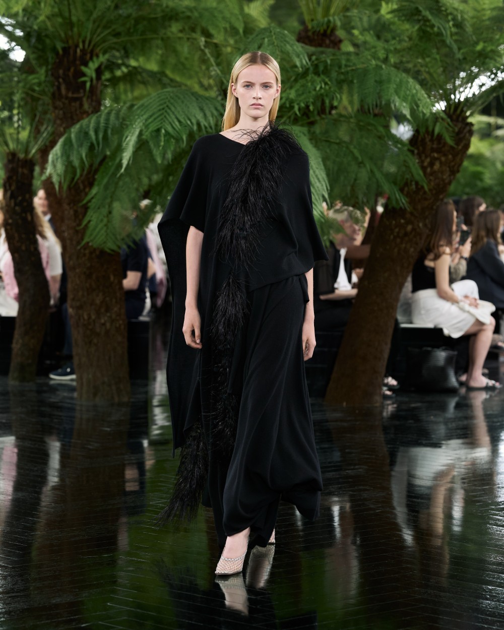 Dior explora el puente entre escultura y Alta Costura