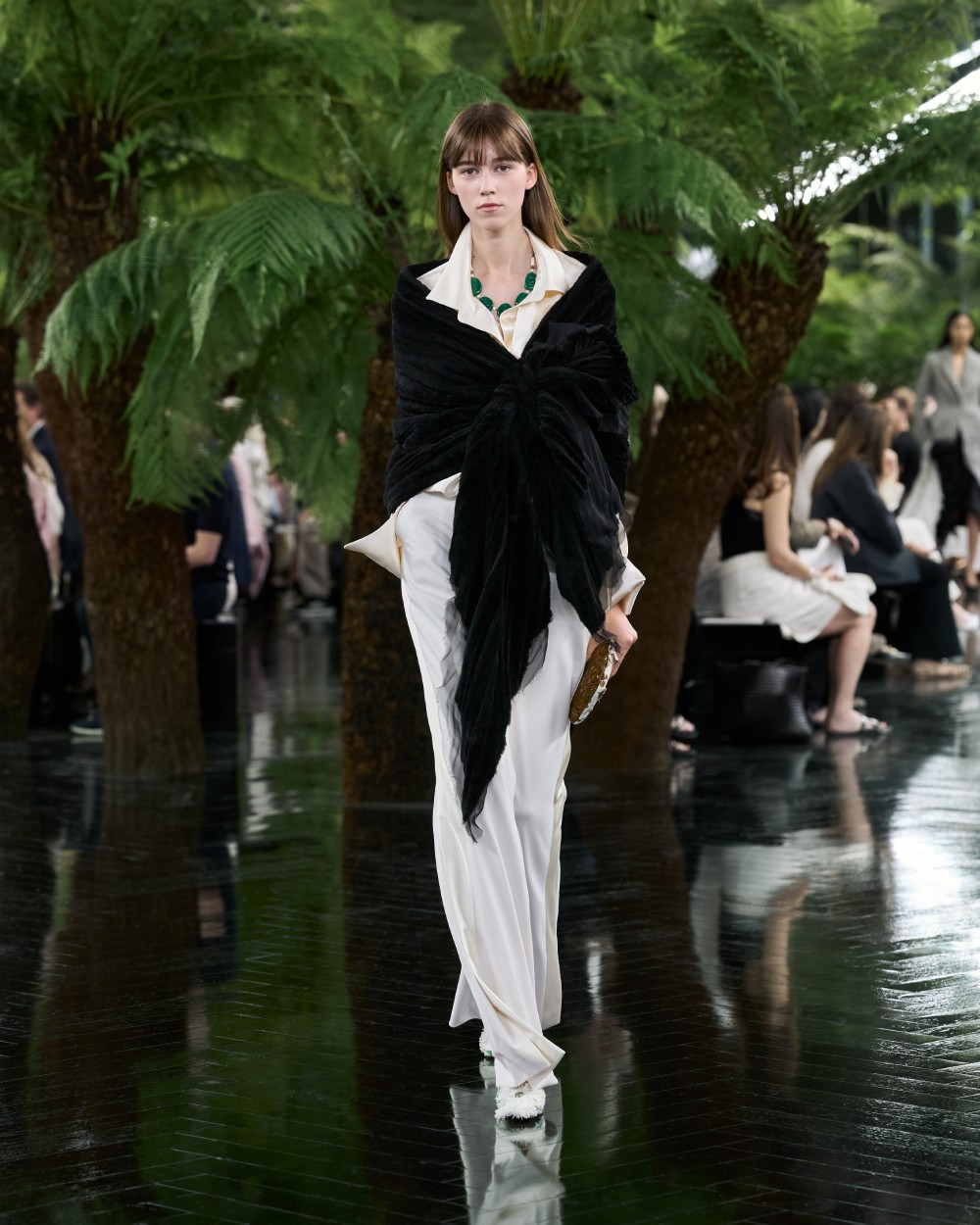 Dior explora el puente entre escultura y Alta Costura