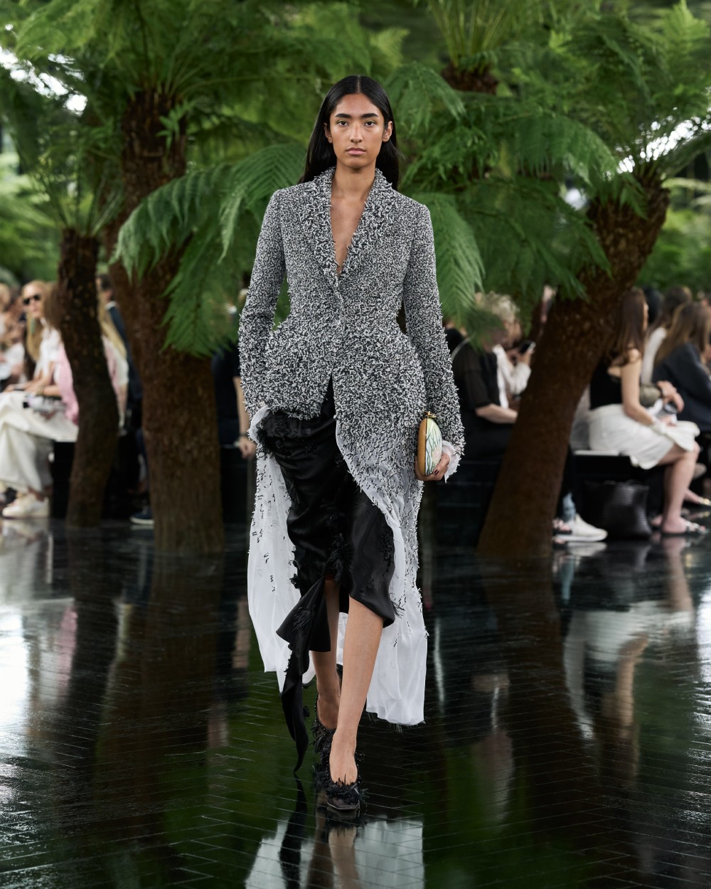 Dior explora el puente entre escultura y Alta Costura