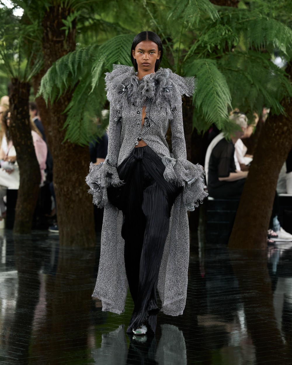 Dior explora el puente entre escultura y Alta Costura