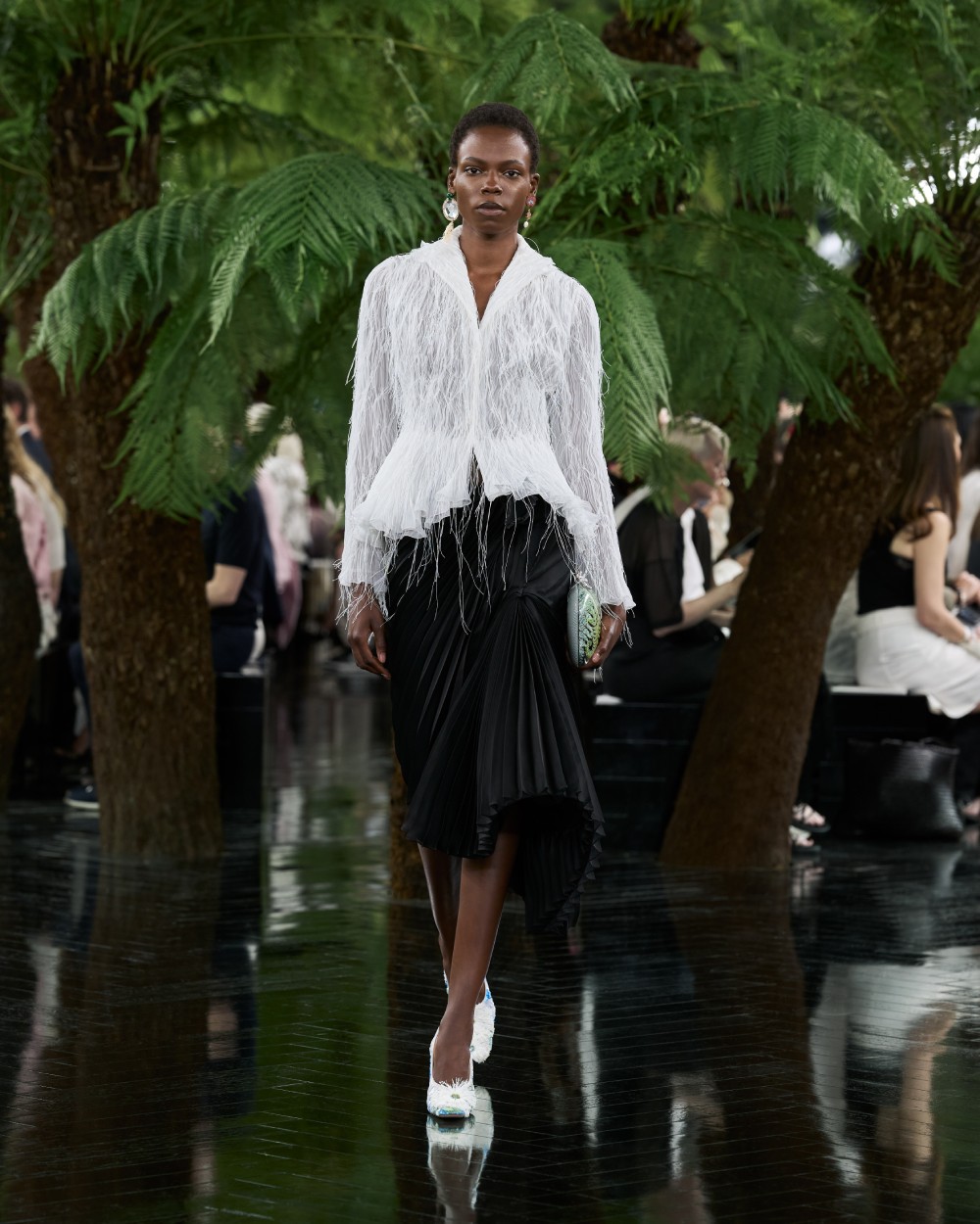 Dior explora el puente entre escultura y Alta Costura