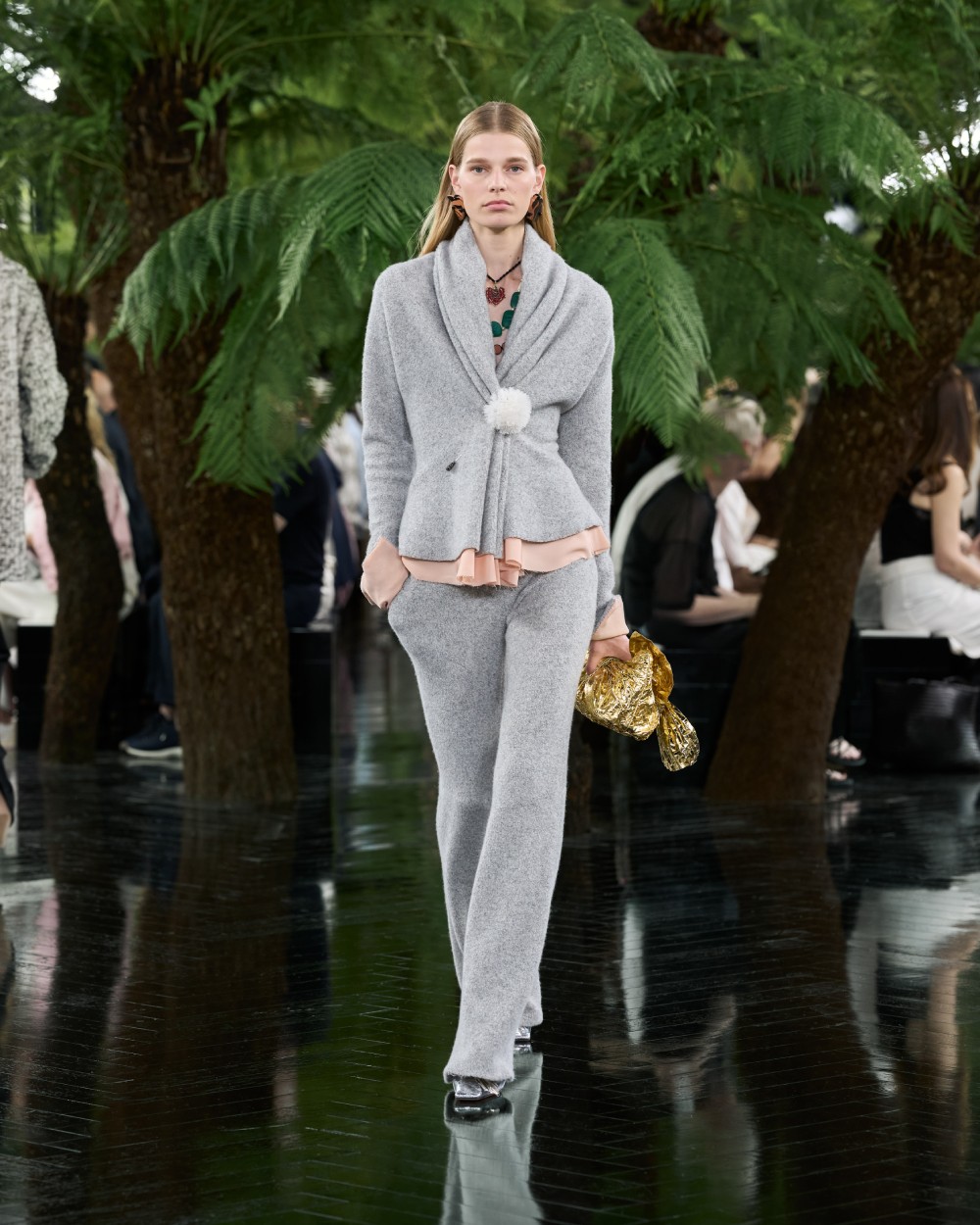 Dior explora el puente entre escultura y Alta Costura