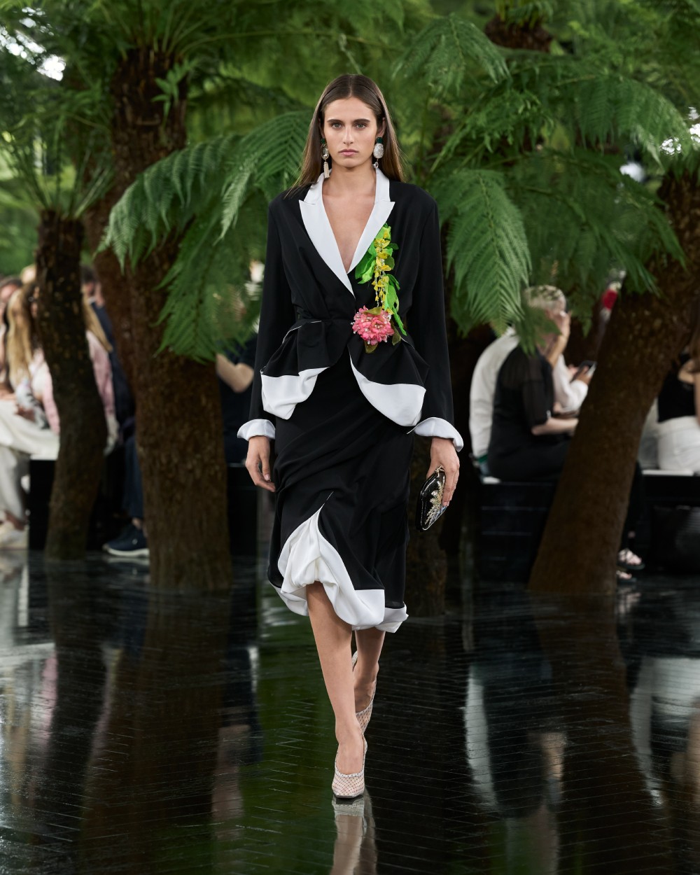 Dior explora el puente entre escultura y Alta Costura