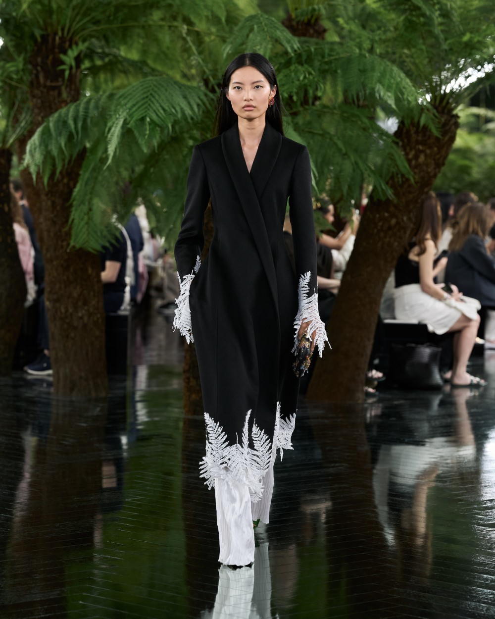 Dior explora el puente entre escultura y Alta Costura