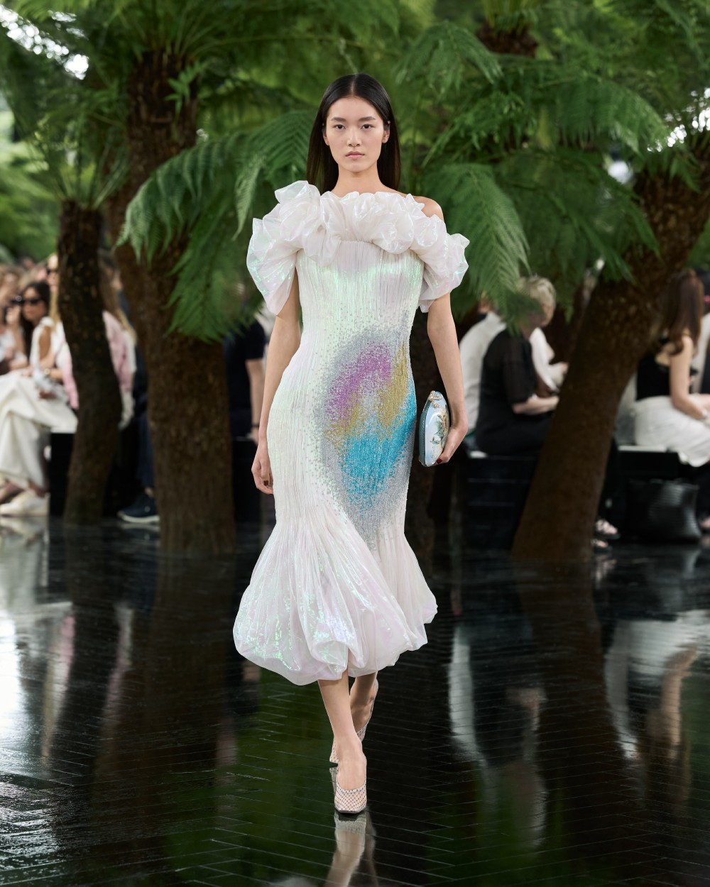 Dior explora el puente entre escultura y Alta Costura