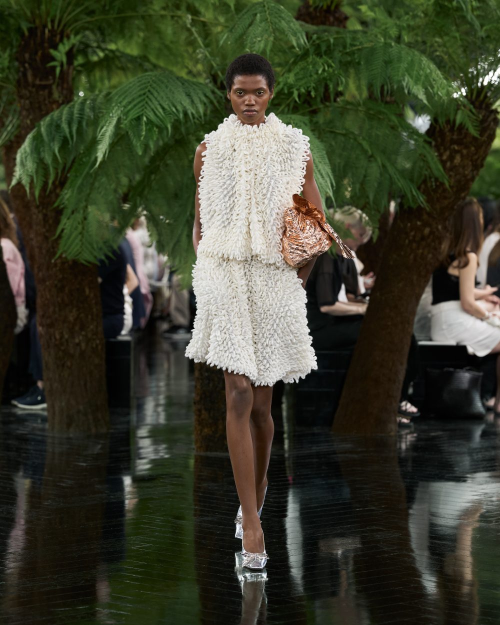 Dior explora el puente entre escultura y Alta Costura