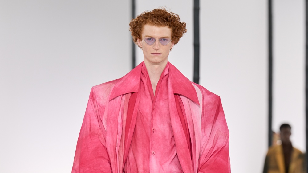 El nuevo armario de Issey Miyake emula un bosque de bambú