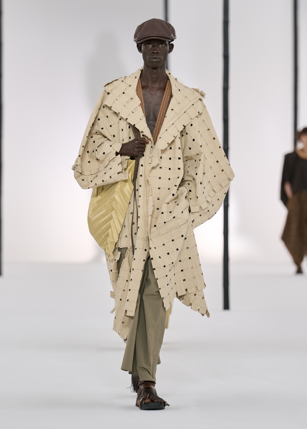 El nuevo armario de Issey Miyake emula un bosque de bambú