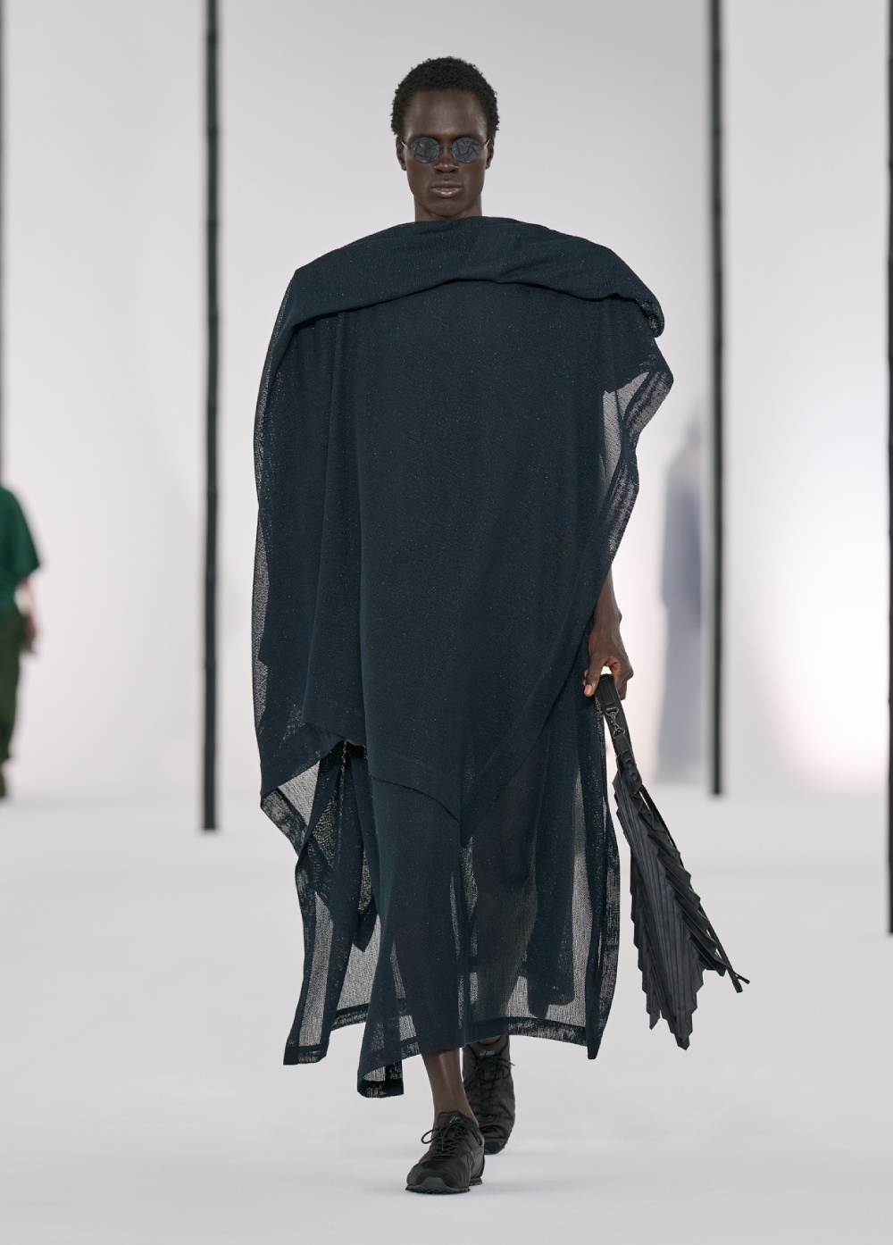 El nuevo armario de Issey Miyake emula un bosque de bambú