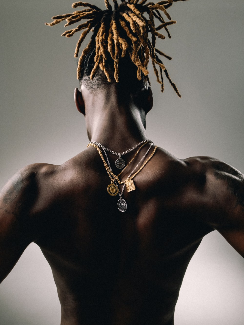 Eme Studios lanza su primera colección de joyería street