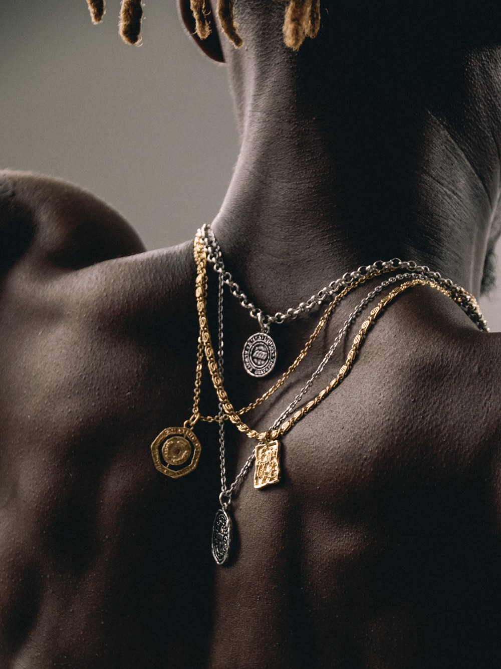 Eme Studios lanza su primera colección de joyería street
