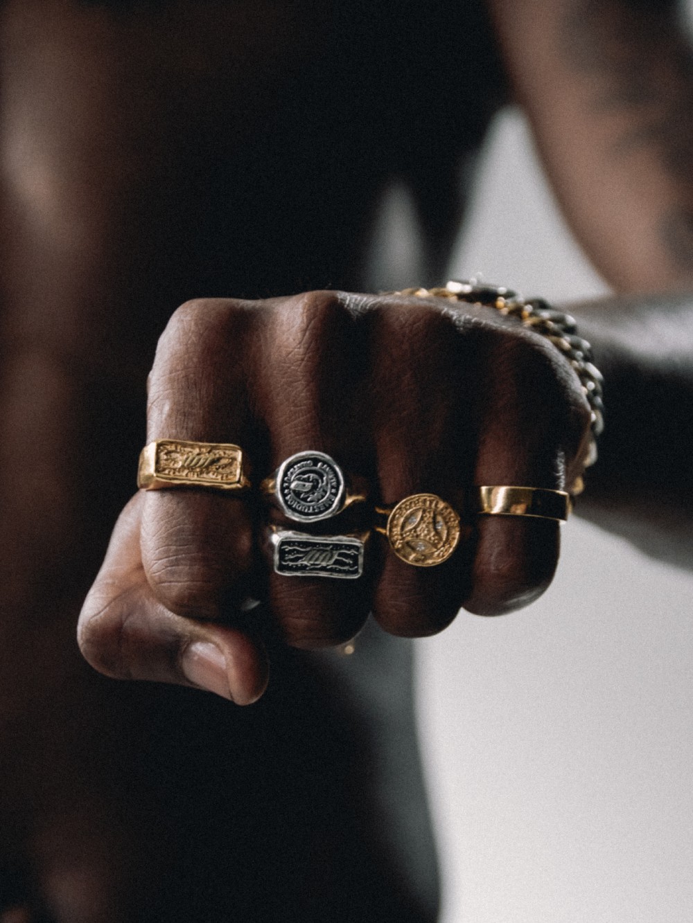 Eme Studios lanza su primera colección de joyería street
