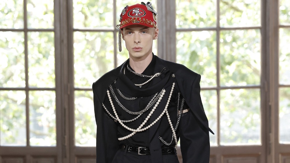 Junya Watanabe SS27 reconstruye el traje y el streetwear