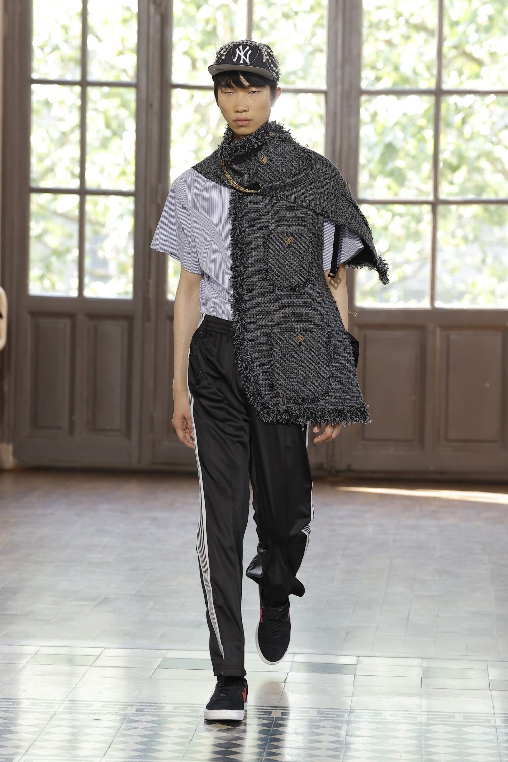 Junya Watanabe SS27 reconstruye el traje y el streetwear