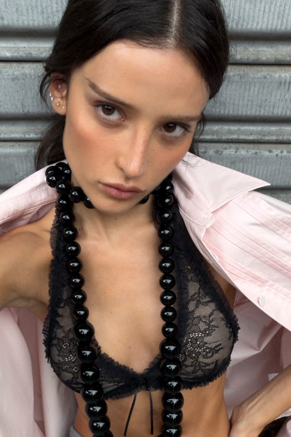 H&M encuentra en Livia Nunes el nuevo effortless glamour