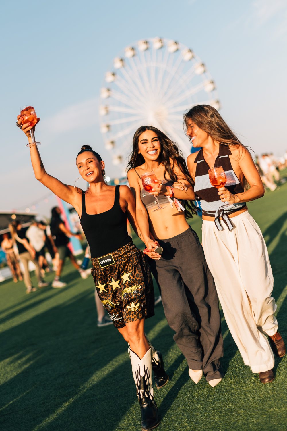 Tu armario está en modo festival: lleva estos looks clave