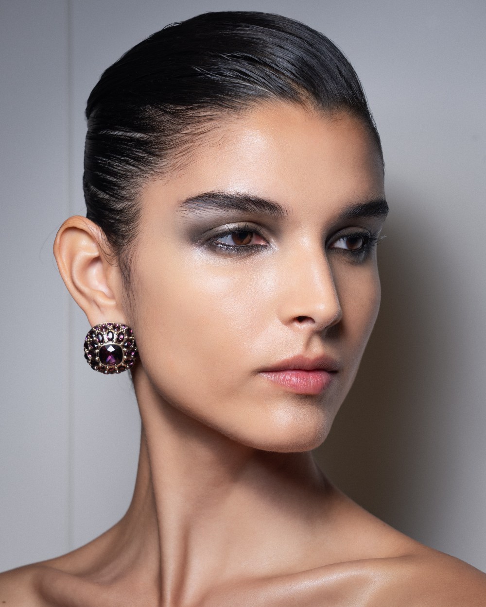 Cuando menos es más: el maquillaje discreto de Armani