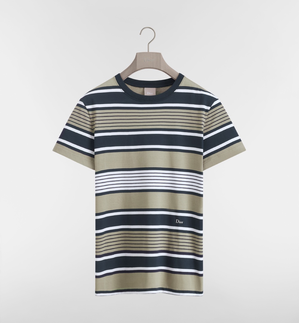 Las camisetas perfectas para no rayar en las básicas