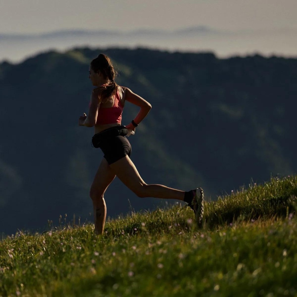 Merrell estrena sus zapatillas élite de trail running