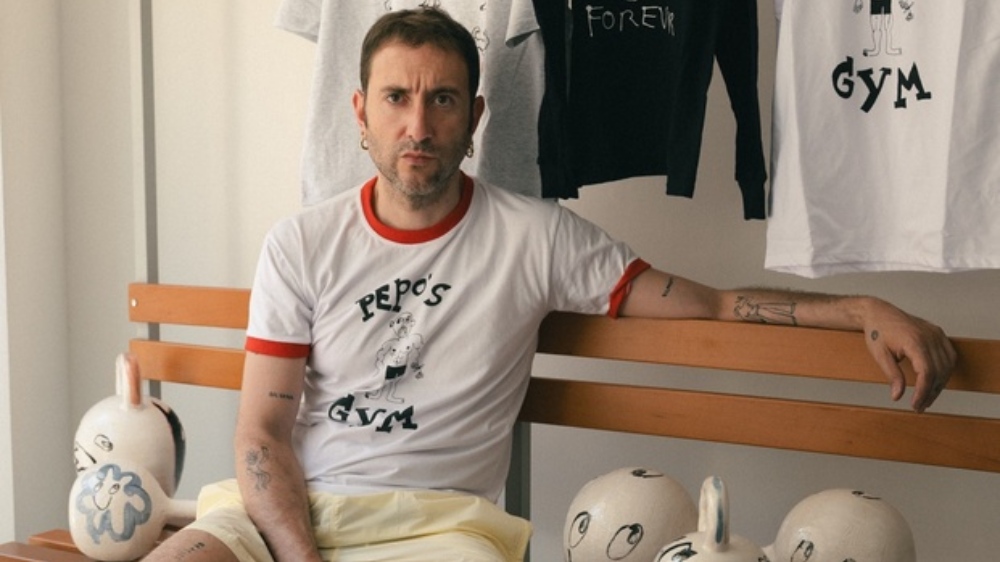 Las camis de Pepo Moreno se burlan de los gymbros
