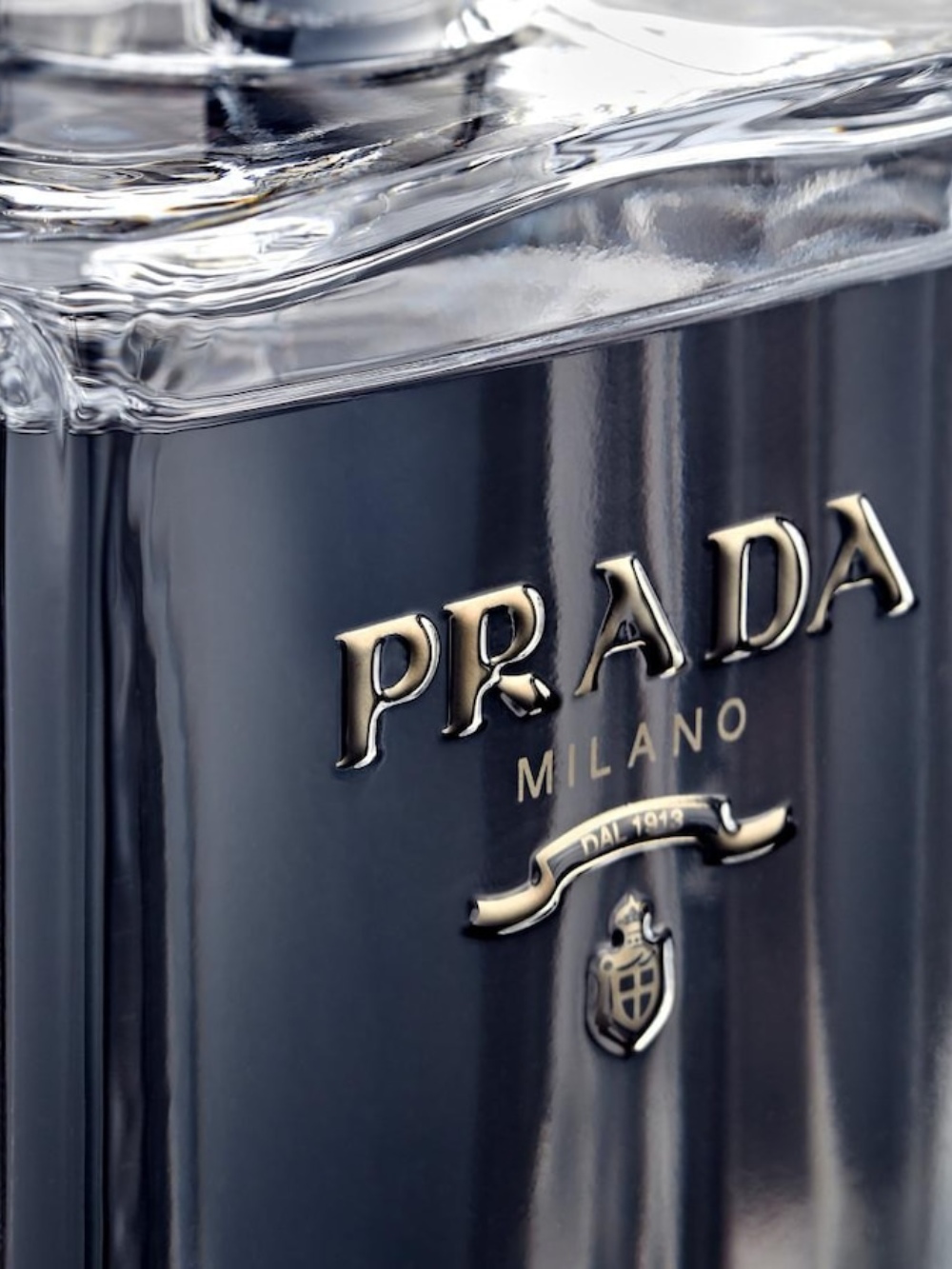 Si quieres oler a limpio este verano, usa el icono de Prada