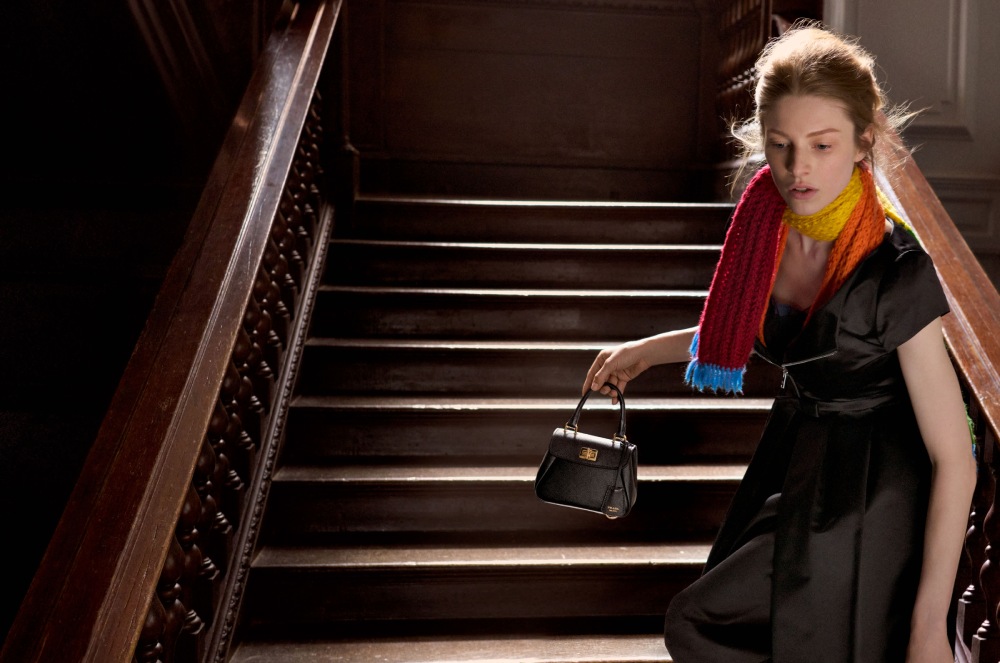 Prada FW26 nos invita a mirar a lo simple; a lo humano