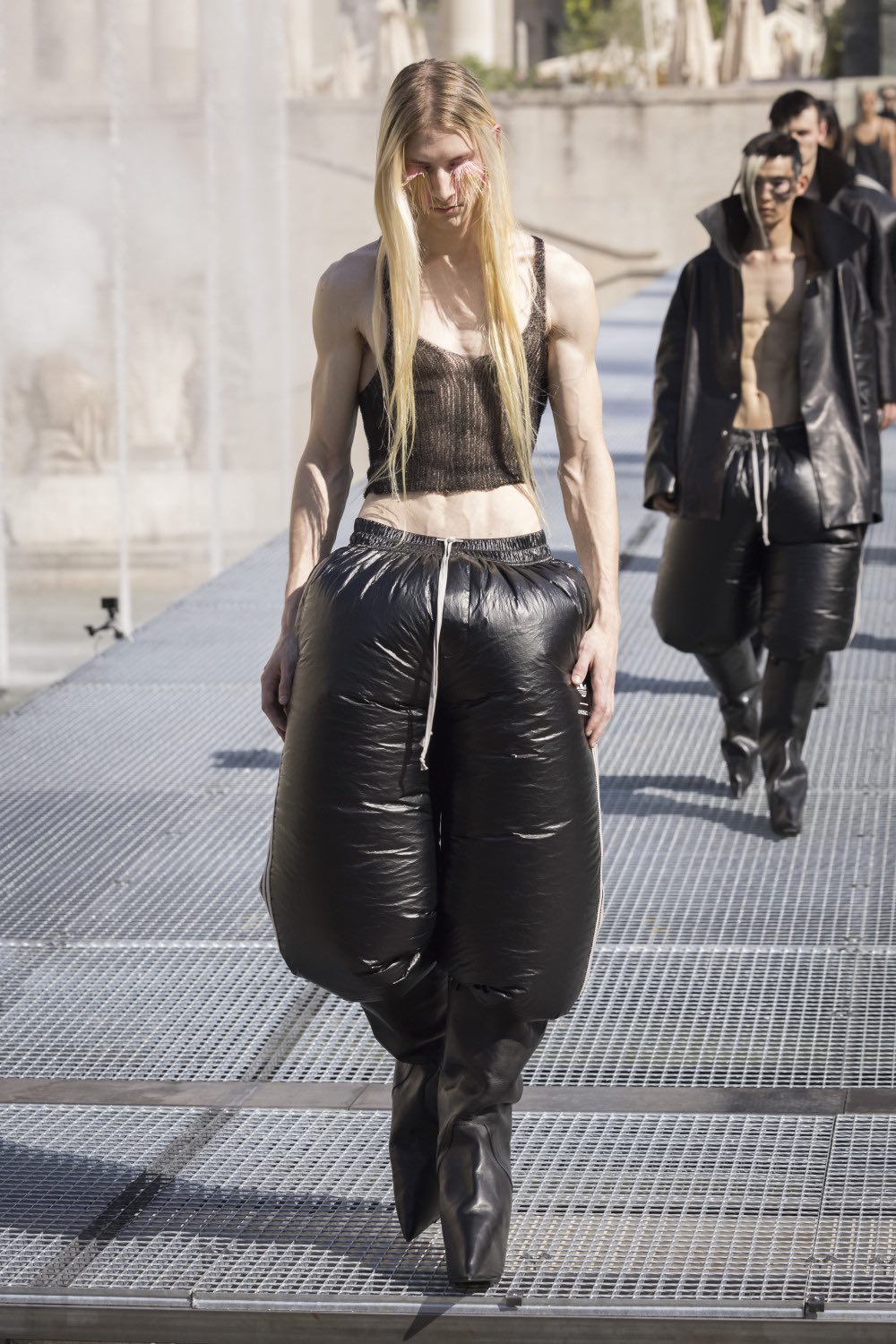 Rick Owens y su armario de calor distópico para SS27
