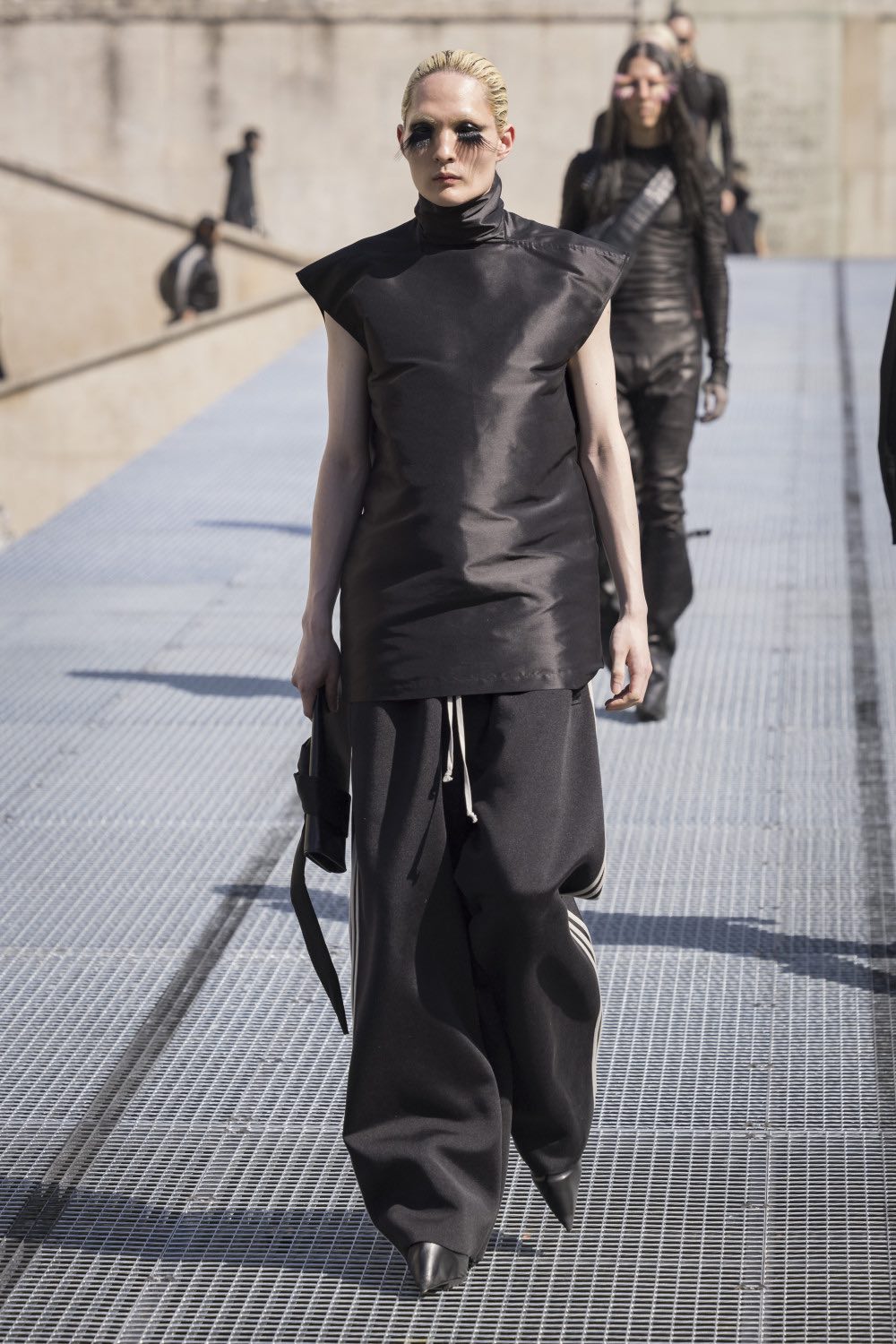 Rick Owens y su armario de calor distópico para SS27
