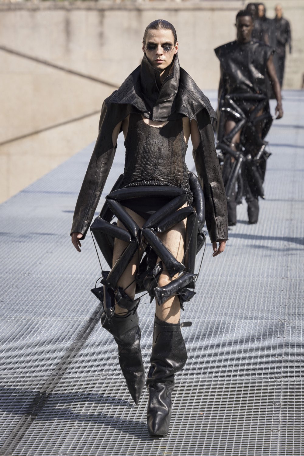 Rick Owens y su armario de calor distópico para SS27