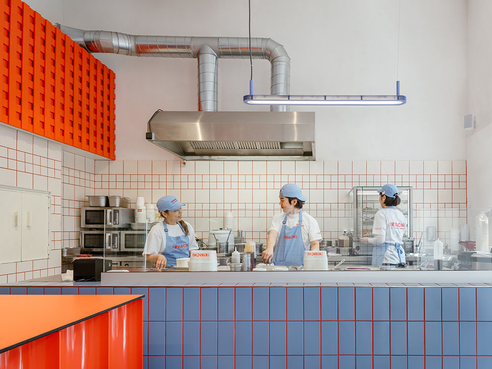 The Kimchi: restaurante coreano diseñado por SOA architekti