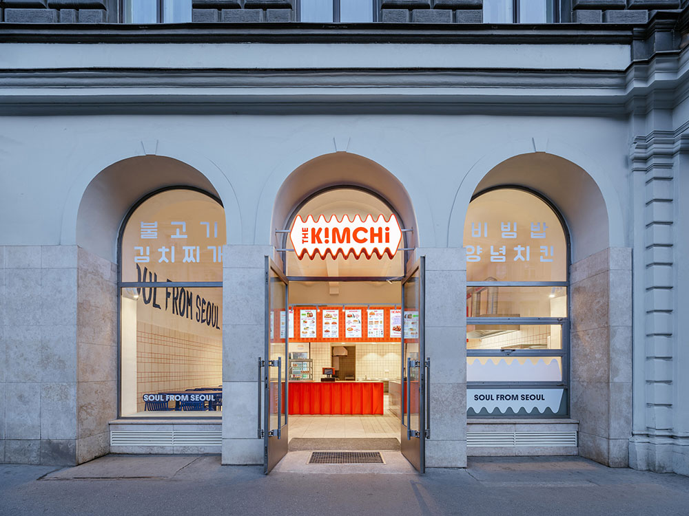 The Kimchi: restaurante coreano diseñado por SOA architekti