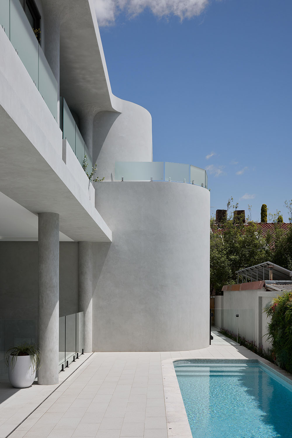 Thomas Street Residence by Embrace Architects: luz y arcos