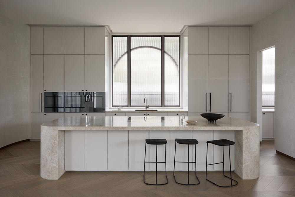 Thomas Street Residence by Embrace Architects: luz y arcos