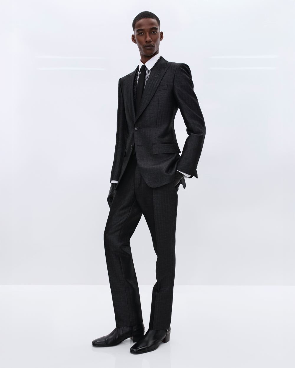 Tom Ford es más Tom Ford que nunca (y nos encanta)