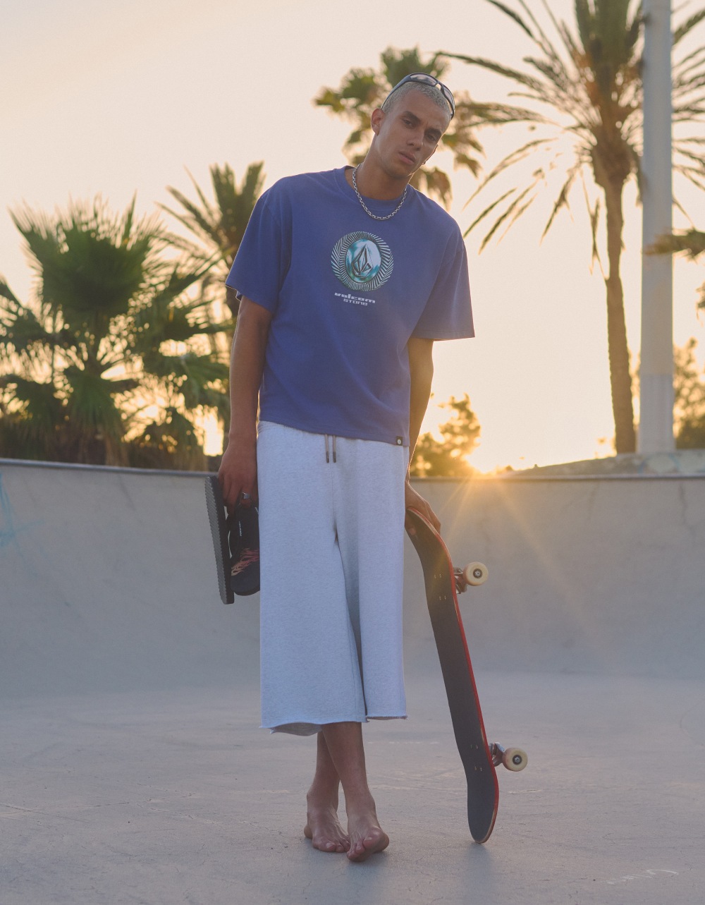 La racha dosmilera y streetwear de Bershka sigue con Volcom