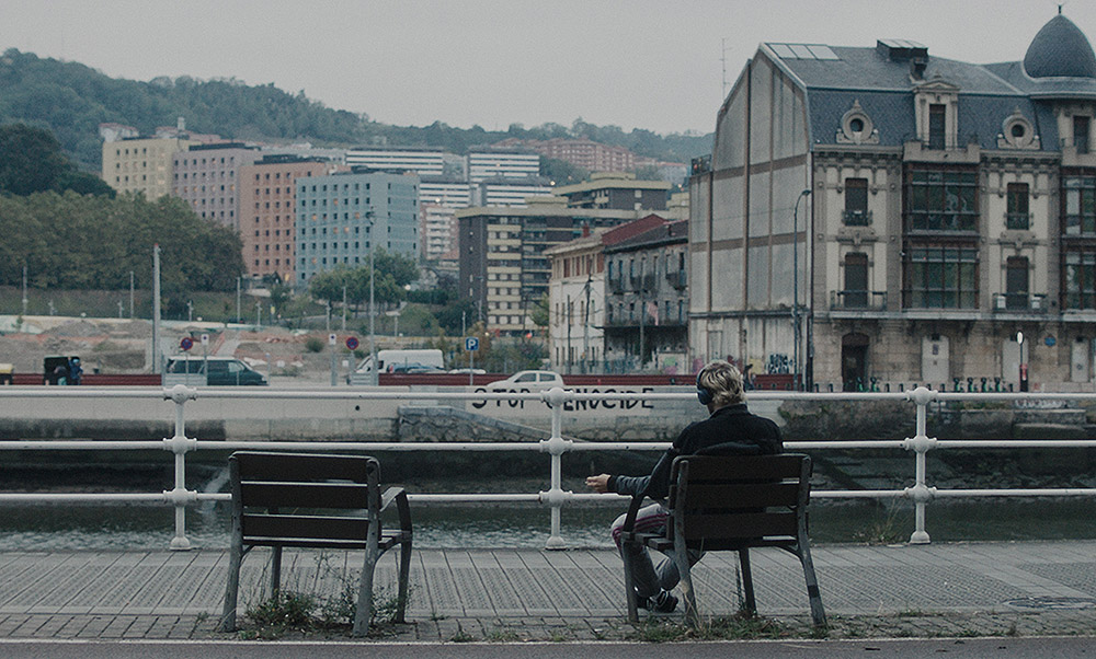 Esta Soledad: reconstruirse cuando todo también se tambalea