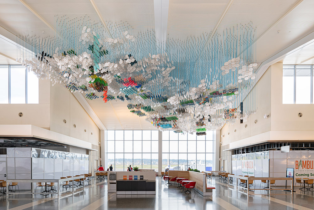Giant Arc de Jacob Hashimoto en el SFMOMA de San Francisco