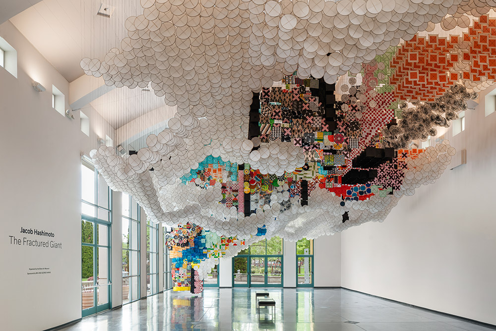 Giant Arc de Jacob Hashimoto en el SFMOMA de San Francisco