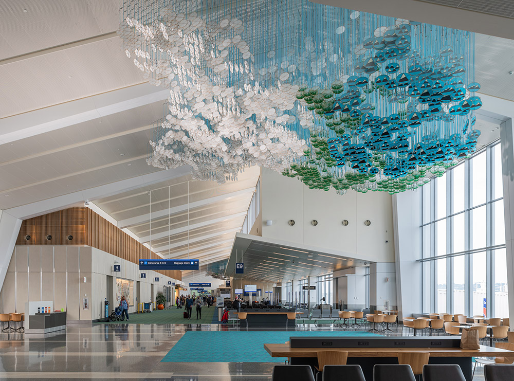 Giant Arc de Jacob Hashimoto en el SFMOMA de San Francisco