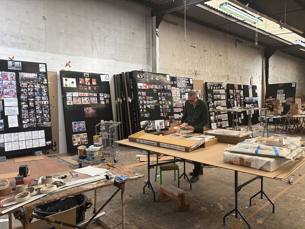 Thomas Hirschhorn despliega su visión crítica en My Atlas