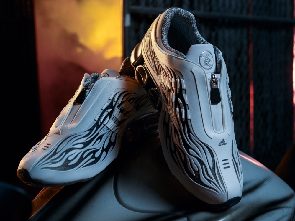 adidas y Hellstar le dan un look Y2K a las Megaride S2