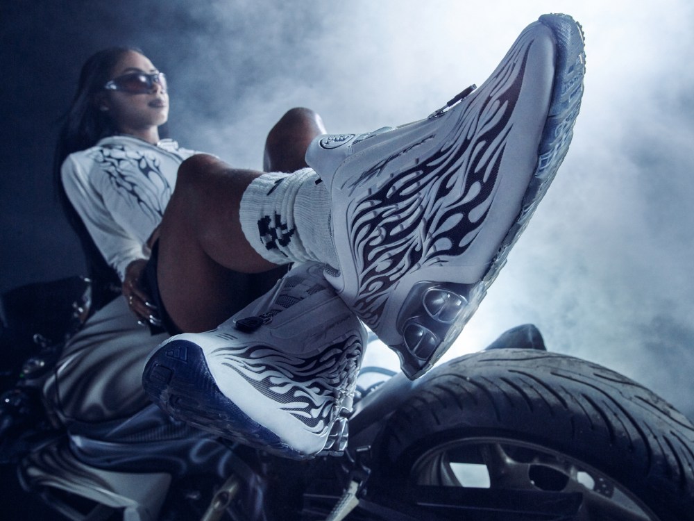 adidas y Hellstar le dan un look Y2K a las Megaride S2