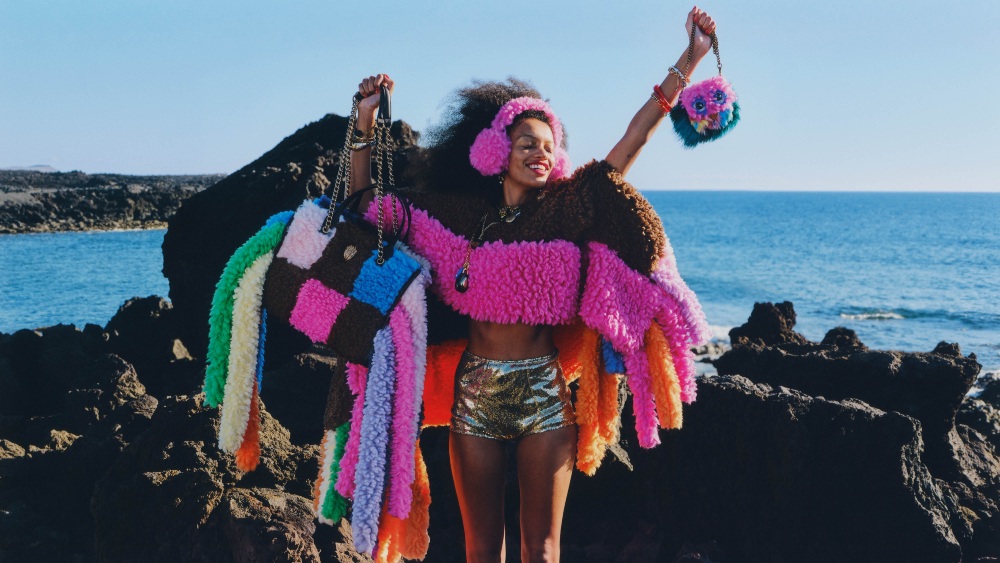El color también es para el frío y Kurt Geiger es la prueba