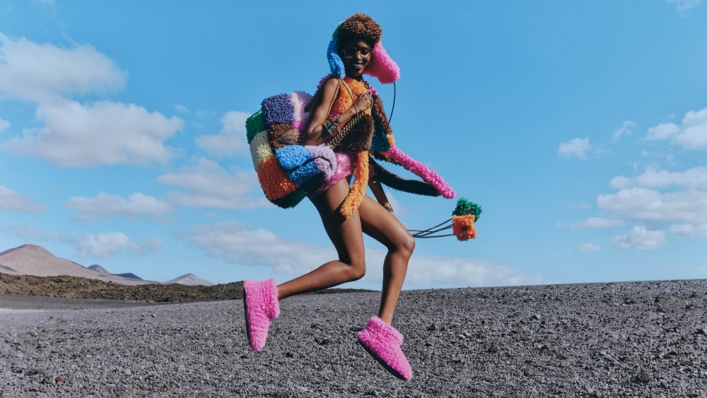 El color también es para el frío y Kurt Geiger es la prueba