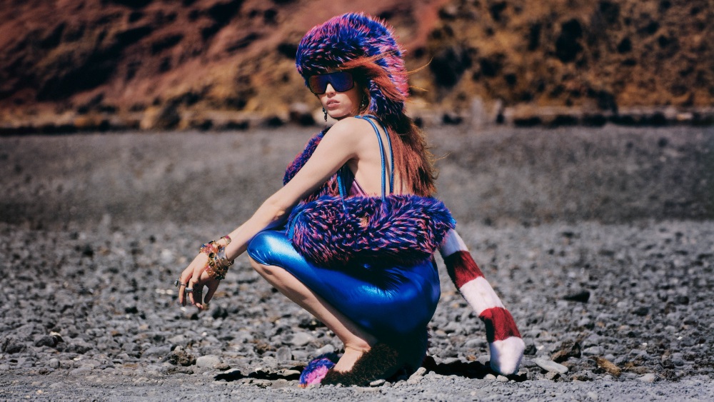 El color también es para el frío y Kurt Geiger es la prueba